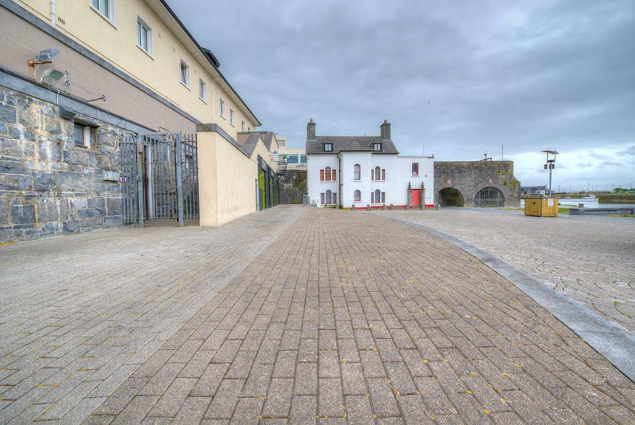Spanish Arch Galway Esterno foto